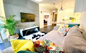 New Wave Apartment Big & Beautiful -Parking